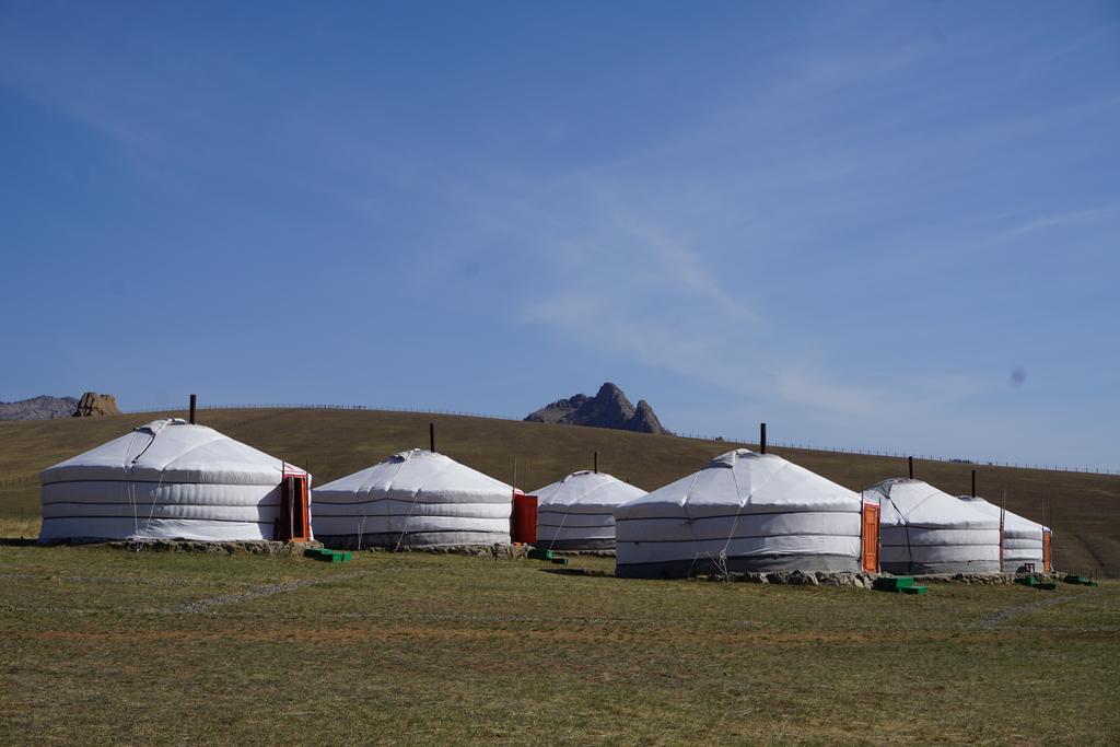 My Mongolia Eco Ger Camp Hotel Nalayh Exterior photo