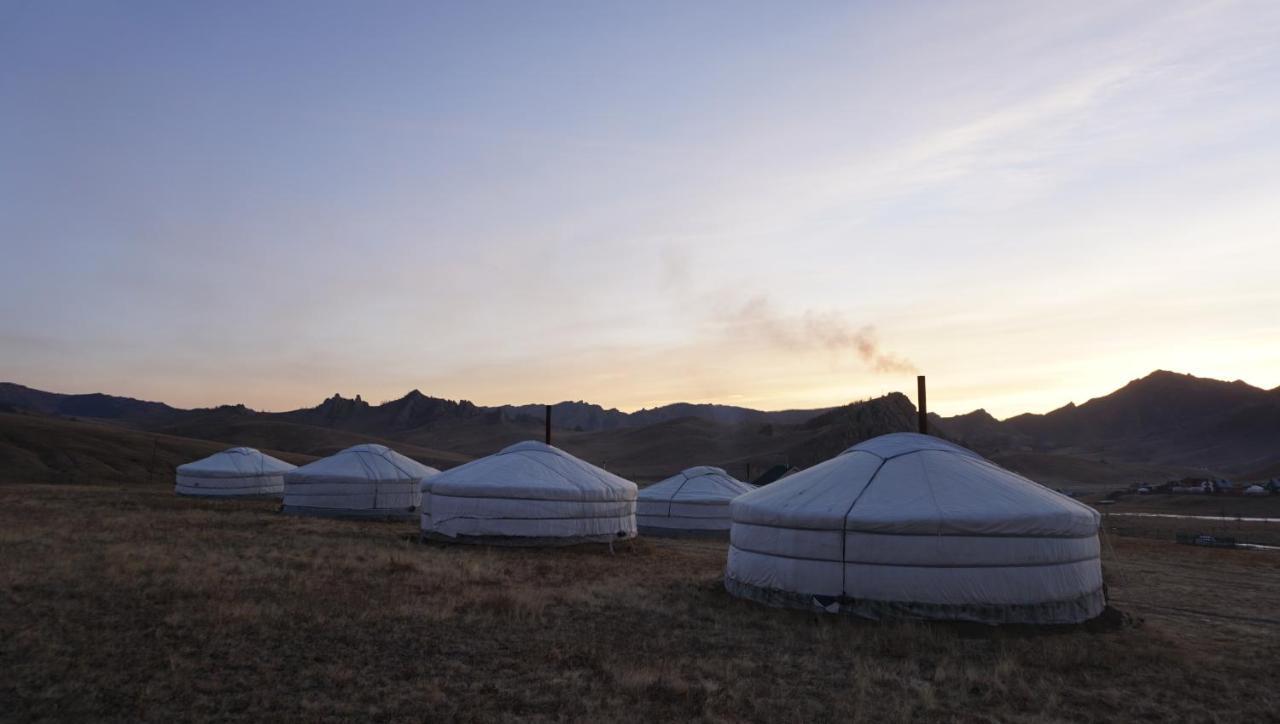 My Mongolia Eco Ger Camp Hotel Nalayh Exterior photo